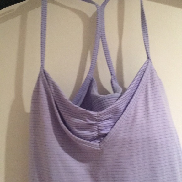 Lululemon tank top built in bra periwinkle colour - Picture 2 of 6